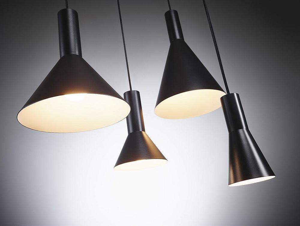 PHELIA Metal pendant lamp in a contemporary style