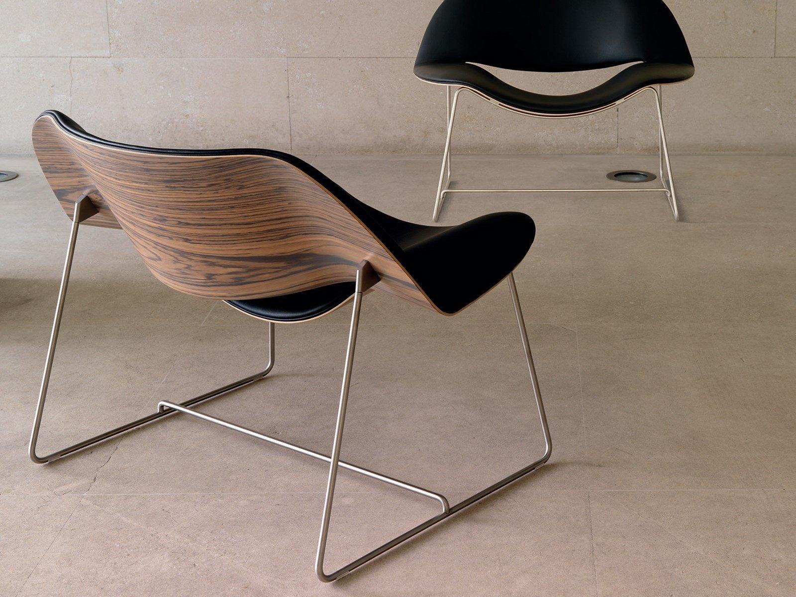 LIPS Sled base easy chair