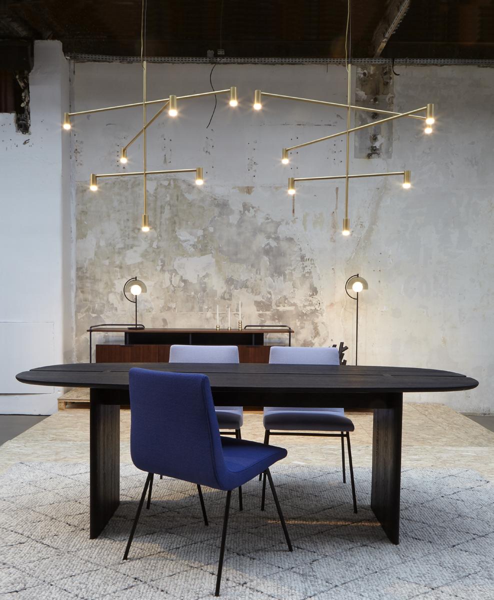 INTERVALLE Oval solid wood dining table