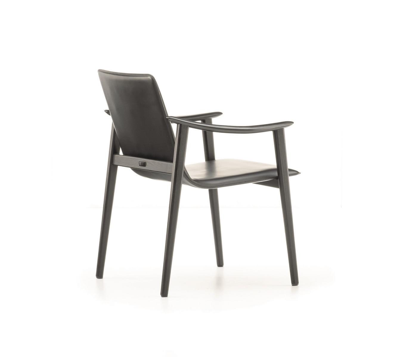 FYNN SADDLE HIDE Tanned leather chair with armrests