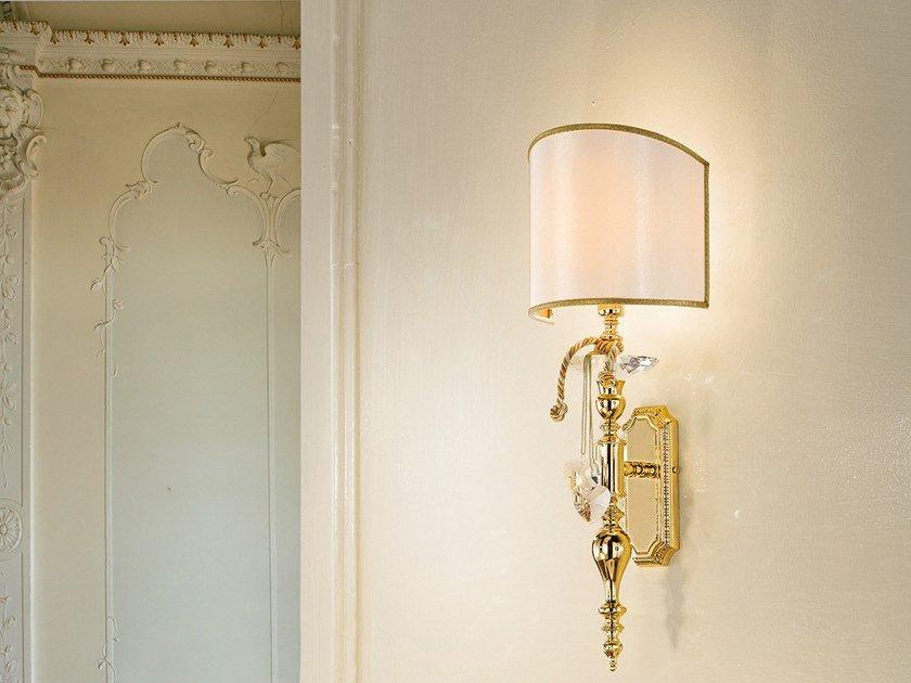 BRASS & SPOTS VE 1002 Incandescent brass wall lamp