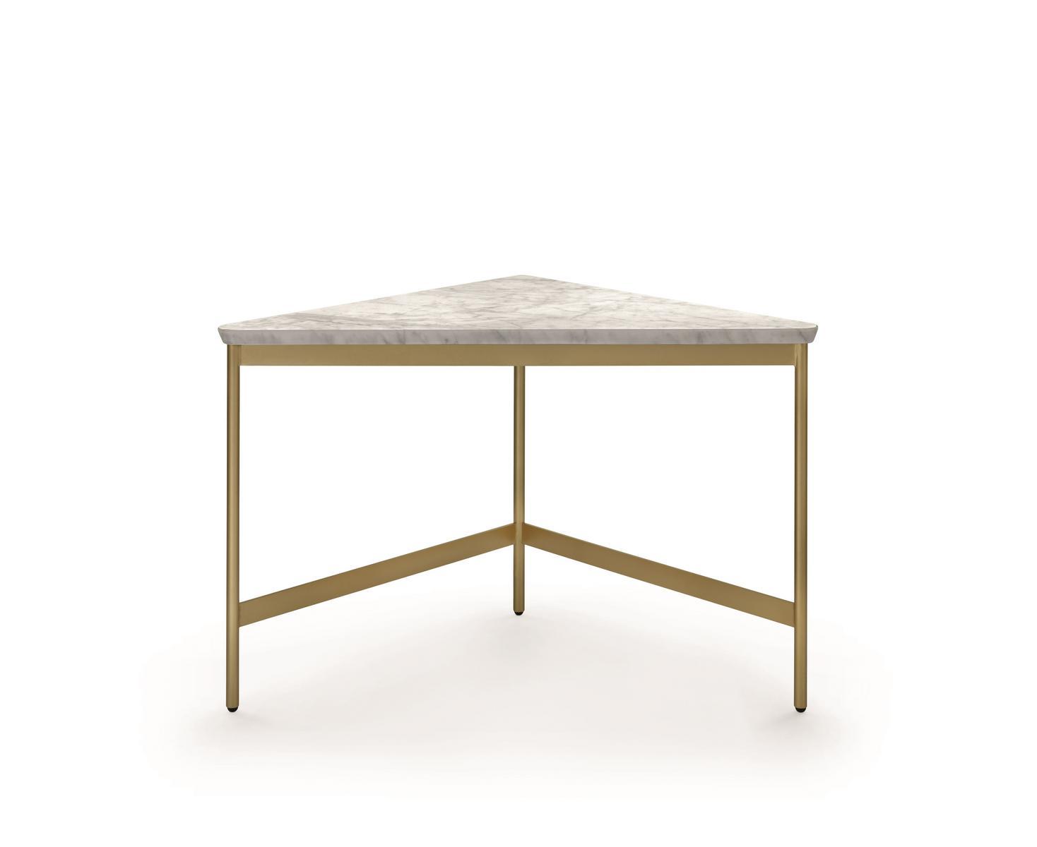 CAPILANO Triangular coffee table