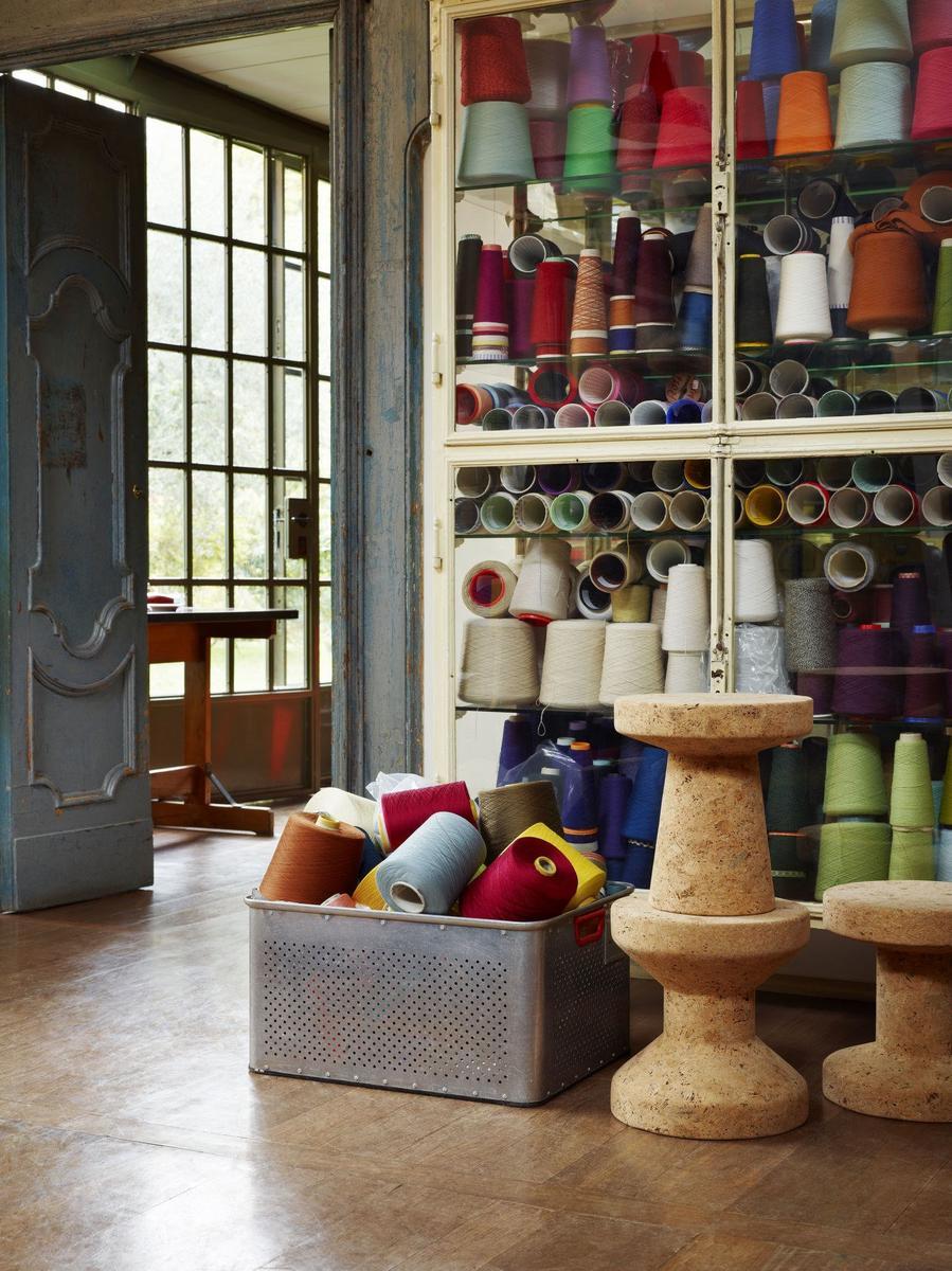 CORK A Cork stool / coffee table