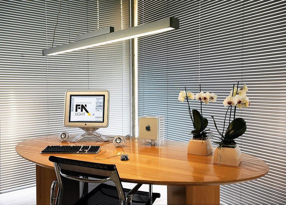 Q-LINE Metal pendant lamp in a contemporary style