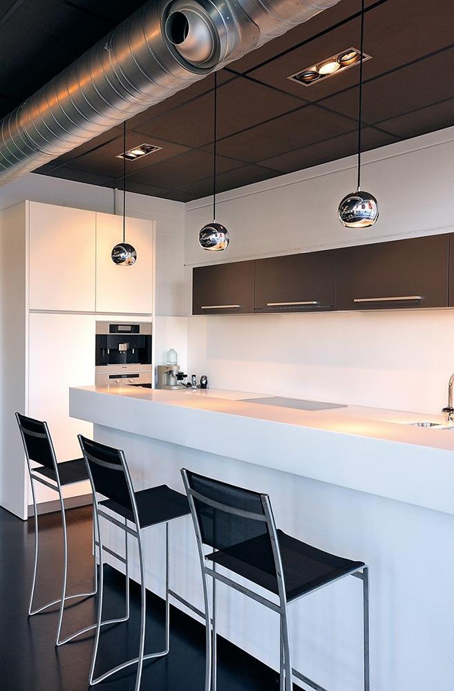LIGHT EYE Steel pendant lamp in a contemporary style