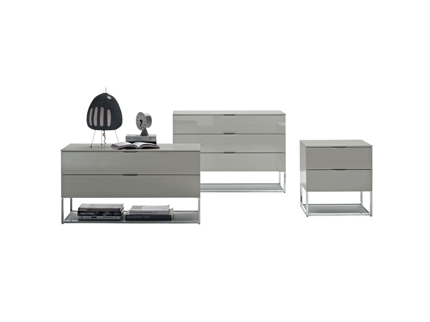 909 Chest of drawers