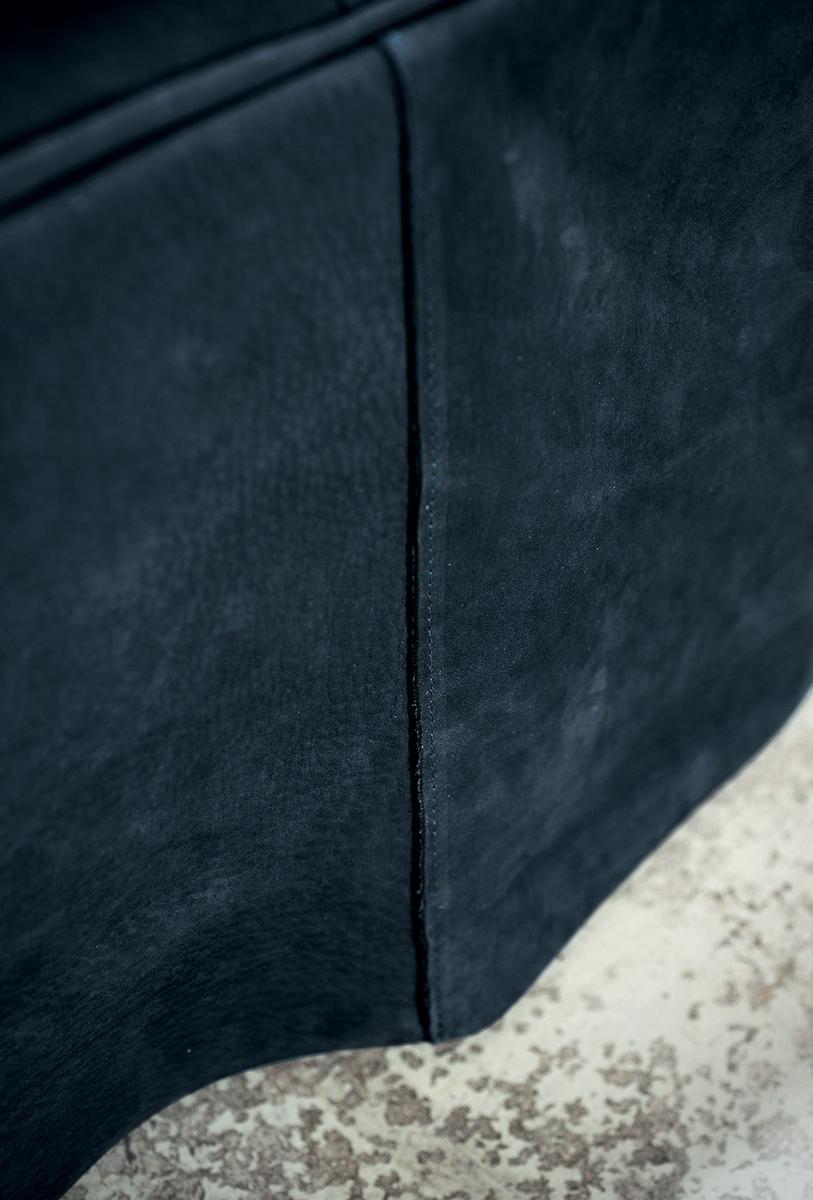 INNSBRUCK Leather bed with upholstered headboard