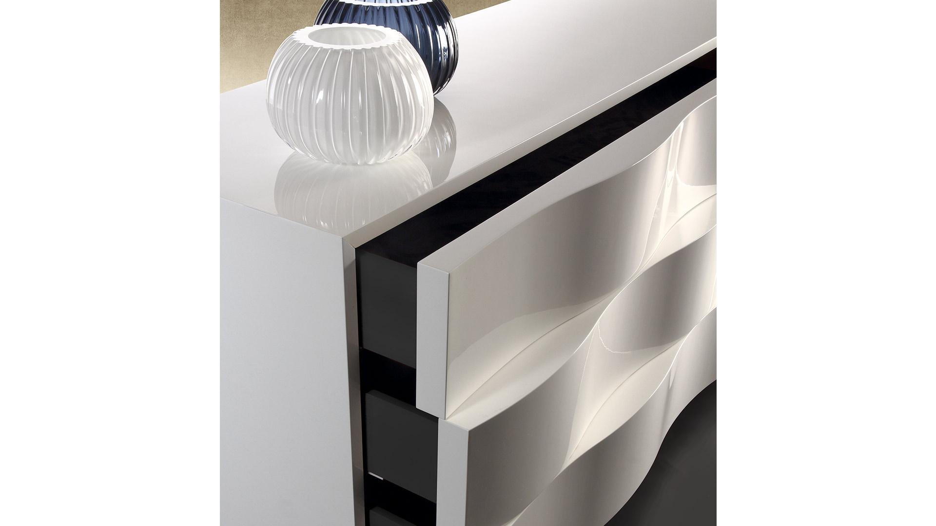ONDA Wooden chest of drawers