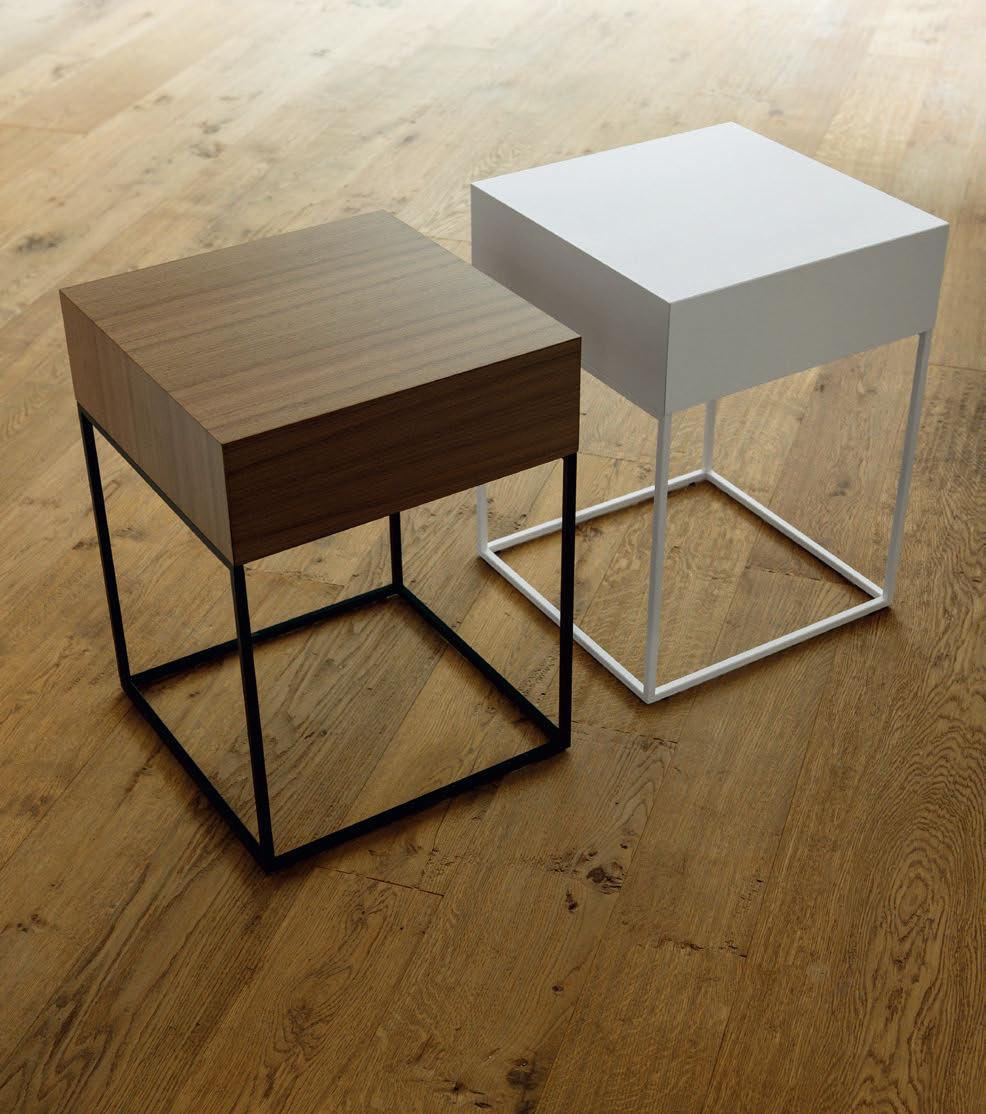 BABY Walnut coffee table / bedside table