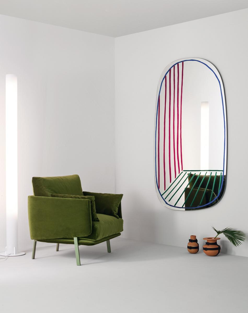 NEW PERSPECTIVE MIRROR Oval wall-mounted mirror