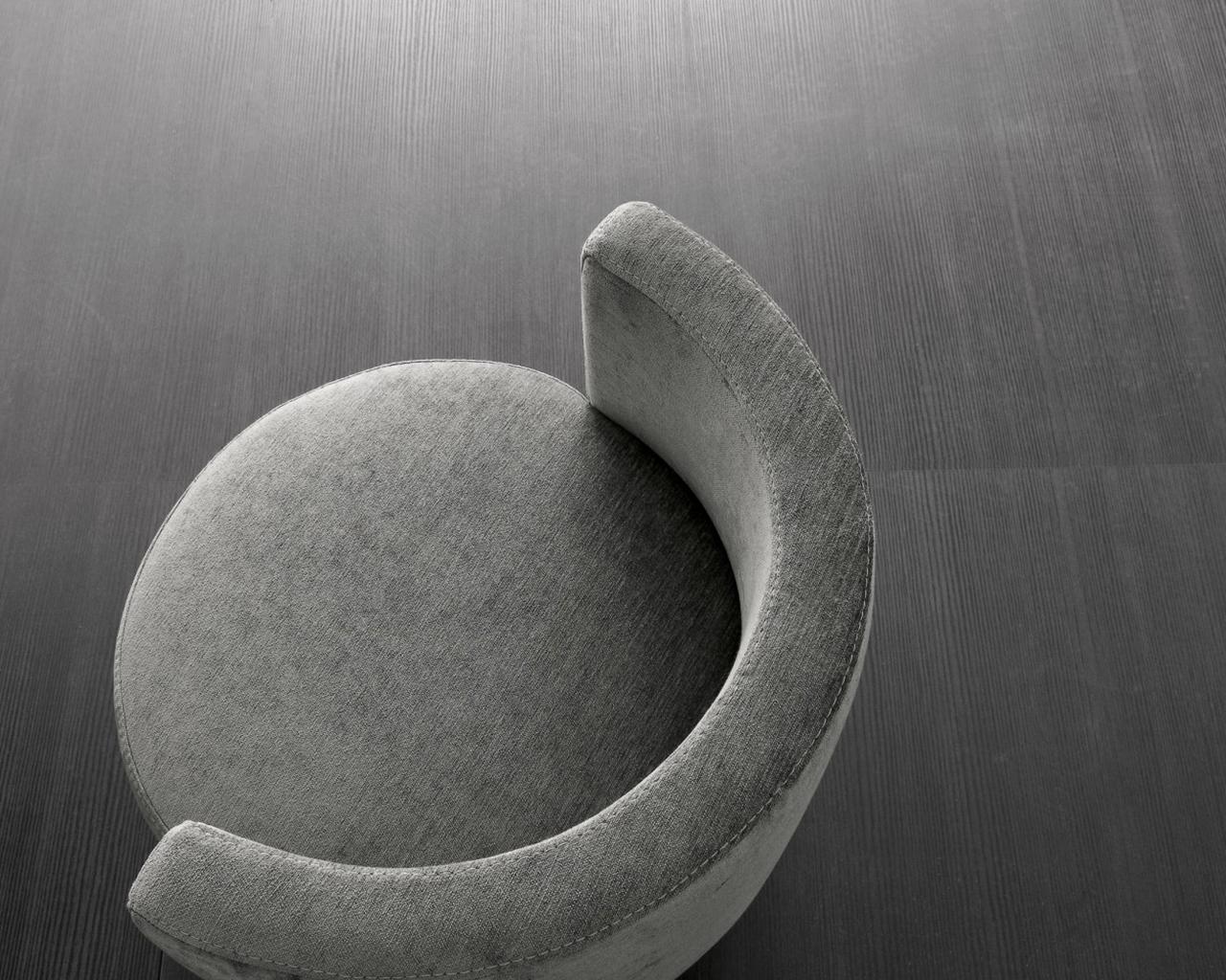 LOVE SEAT Fabric pouf in a luxury style
