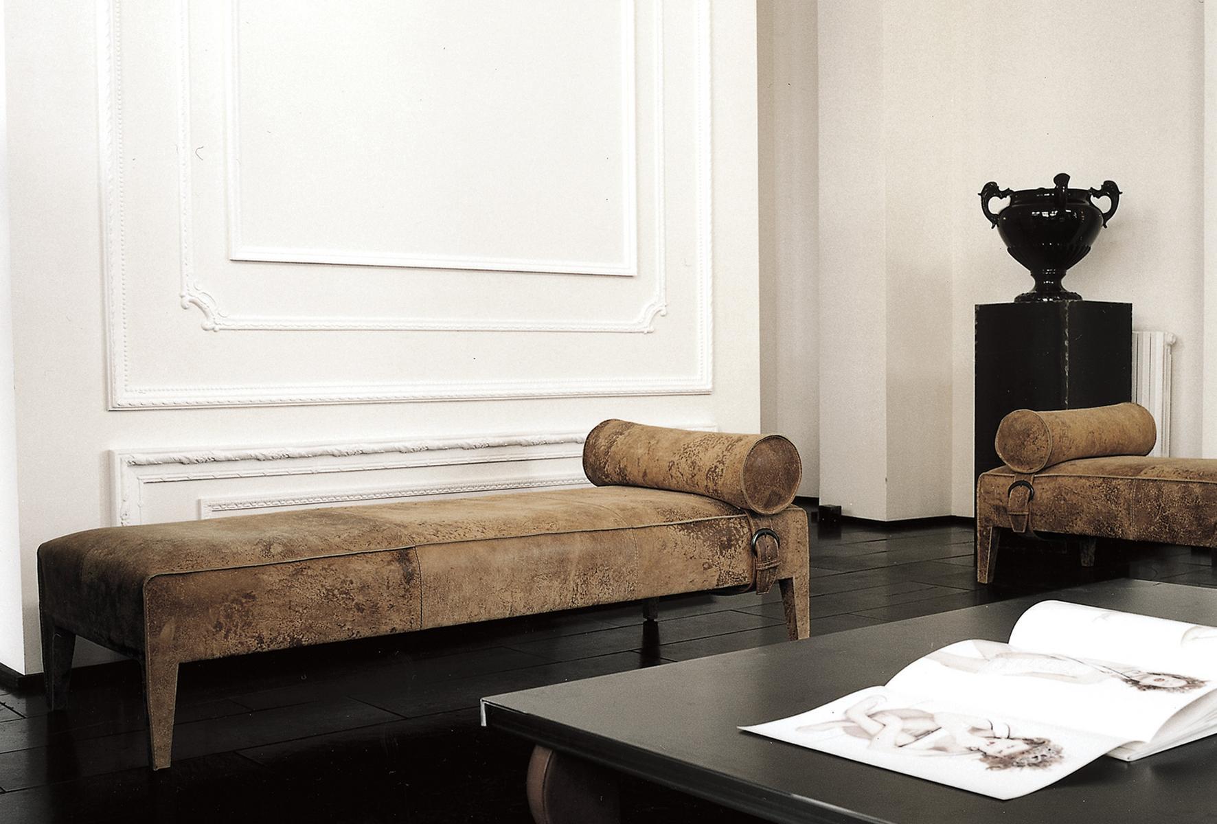 FREUD Leather day bed