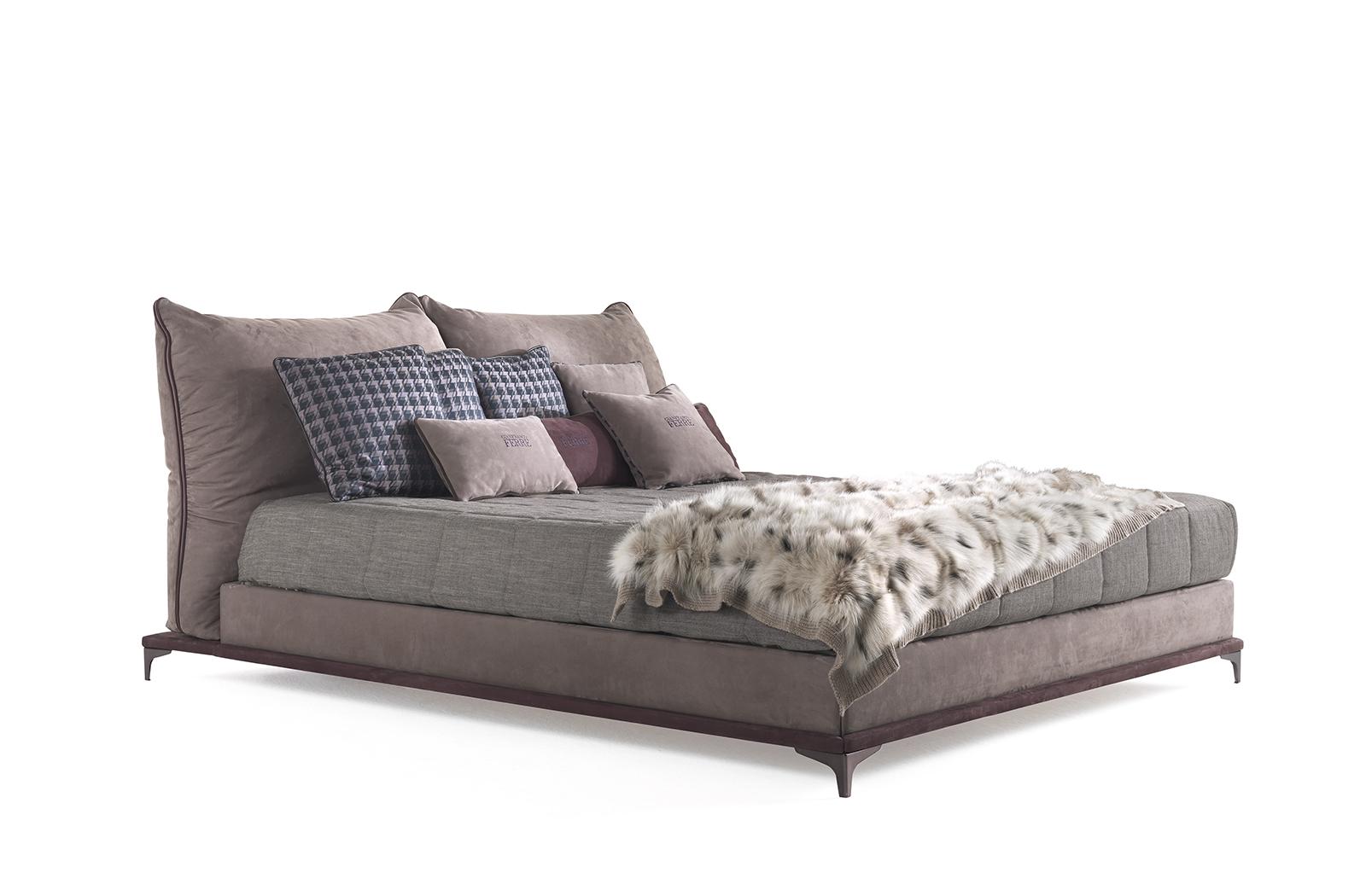 CLAPTON Leather king size bed with upholstered headboard