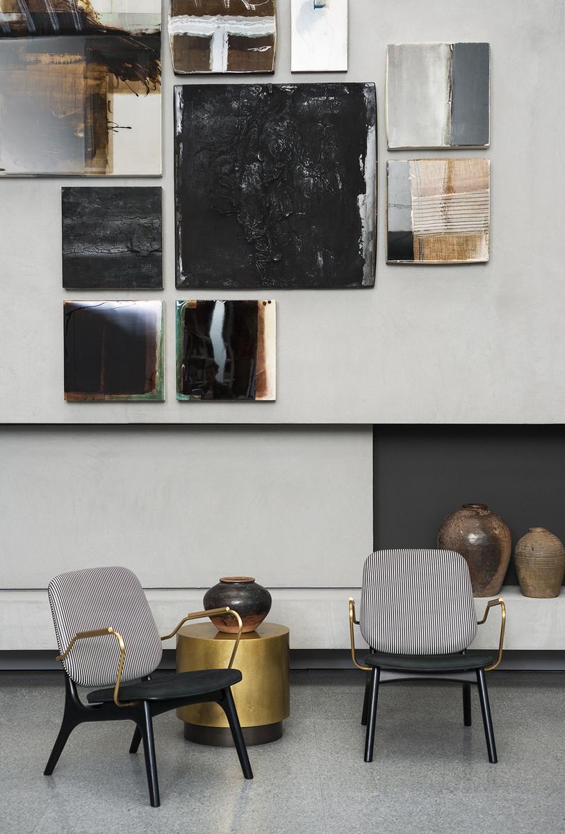THEA Leather easy chair with armrests