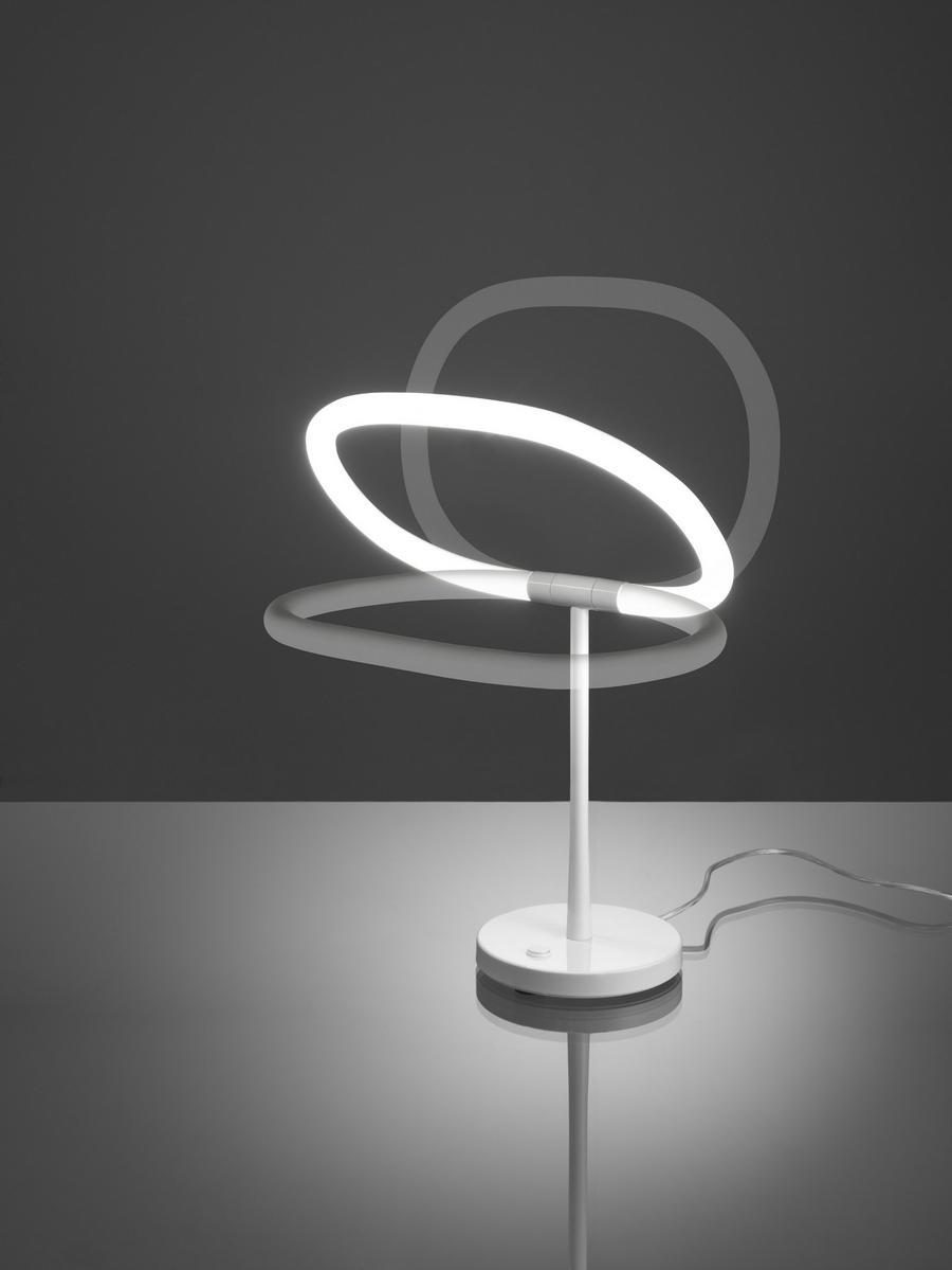 HALO LED adjustable table lamp