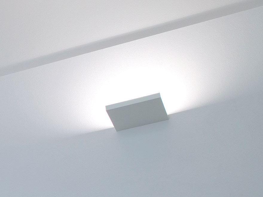 SOL 2 Metal wall lamp
