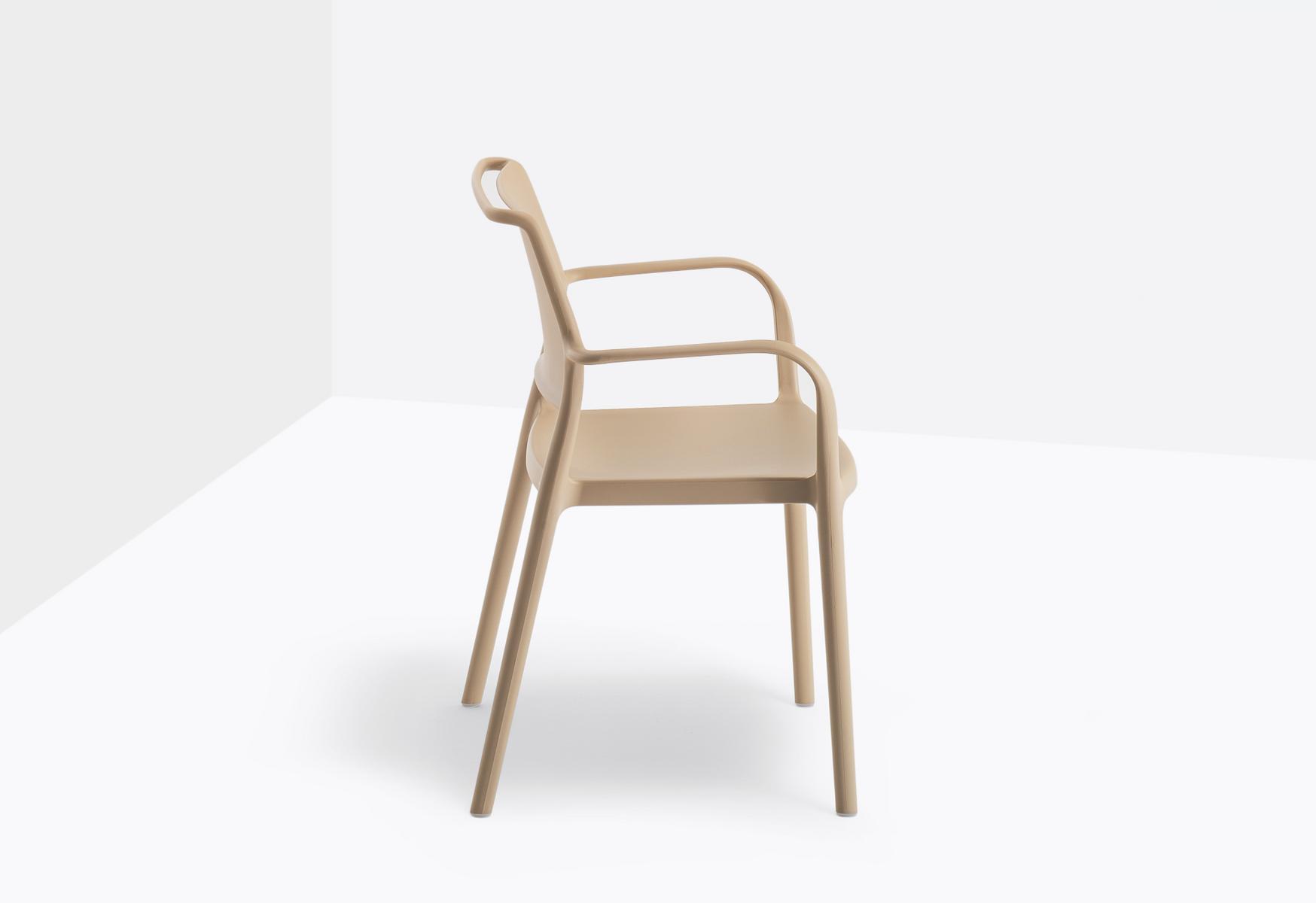 ARA 315 Polypropylene chair with armrests
