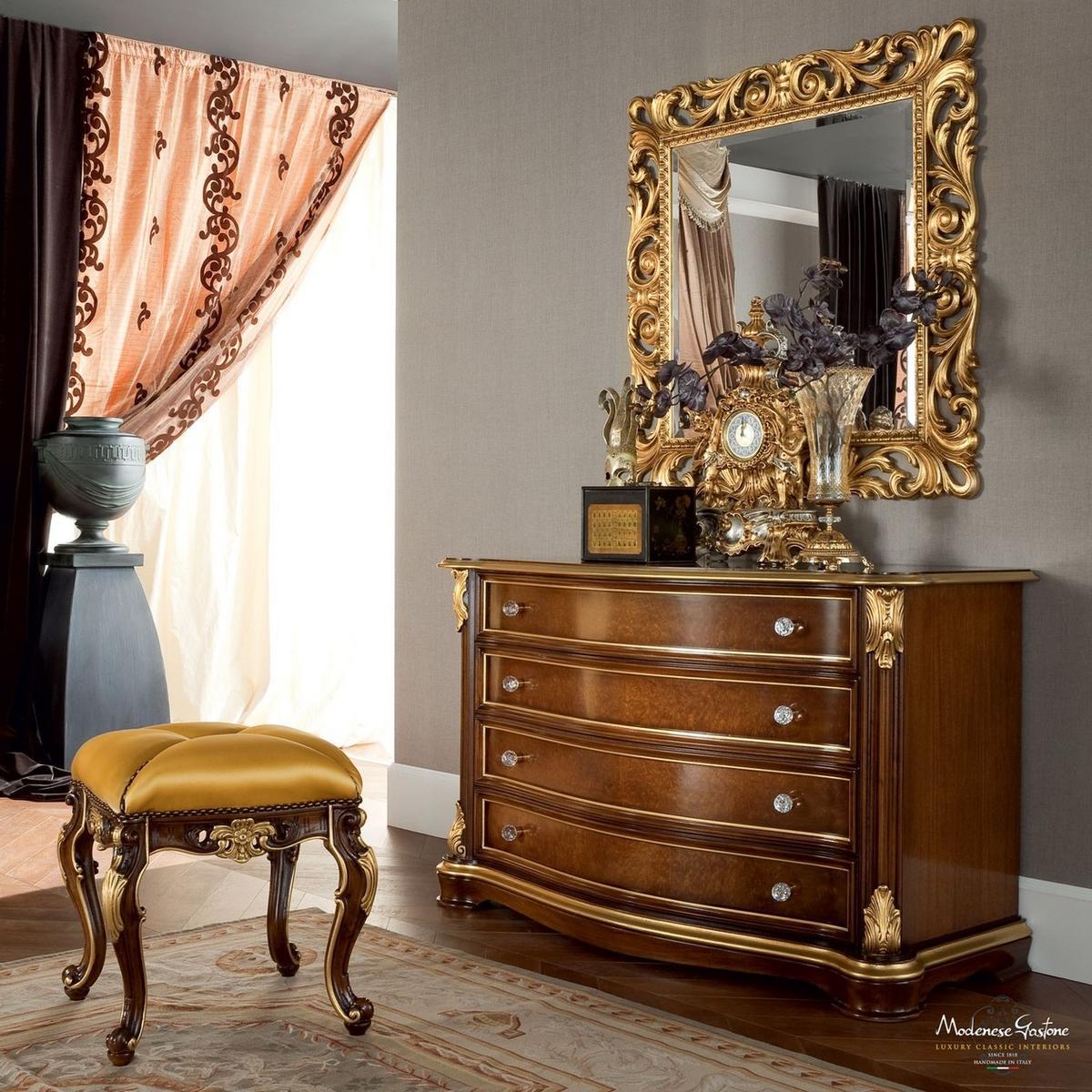 13205 Wooden chest of drawers