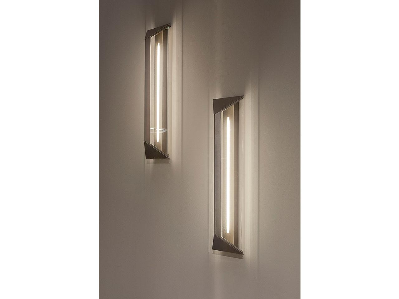 ZERO Metal wall light