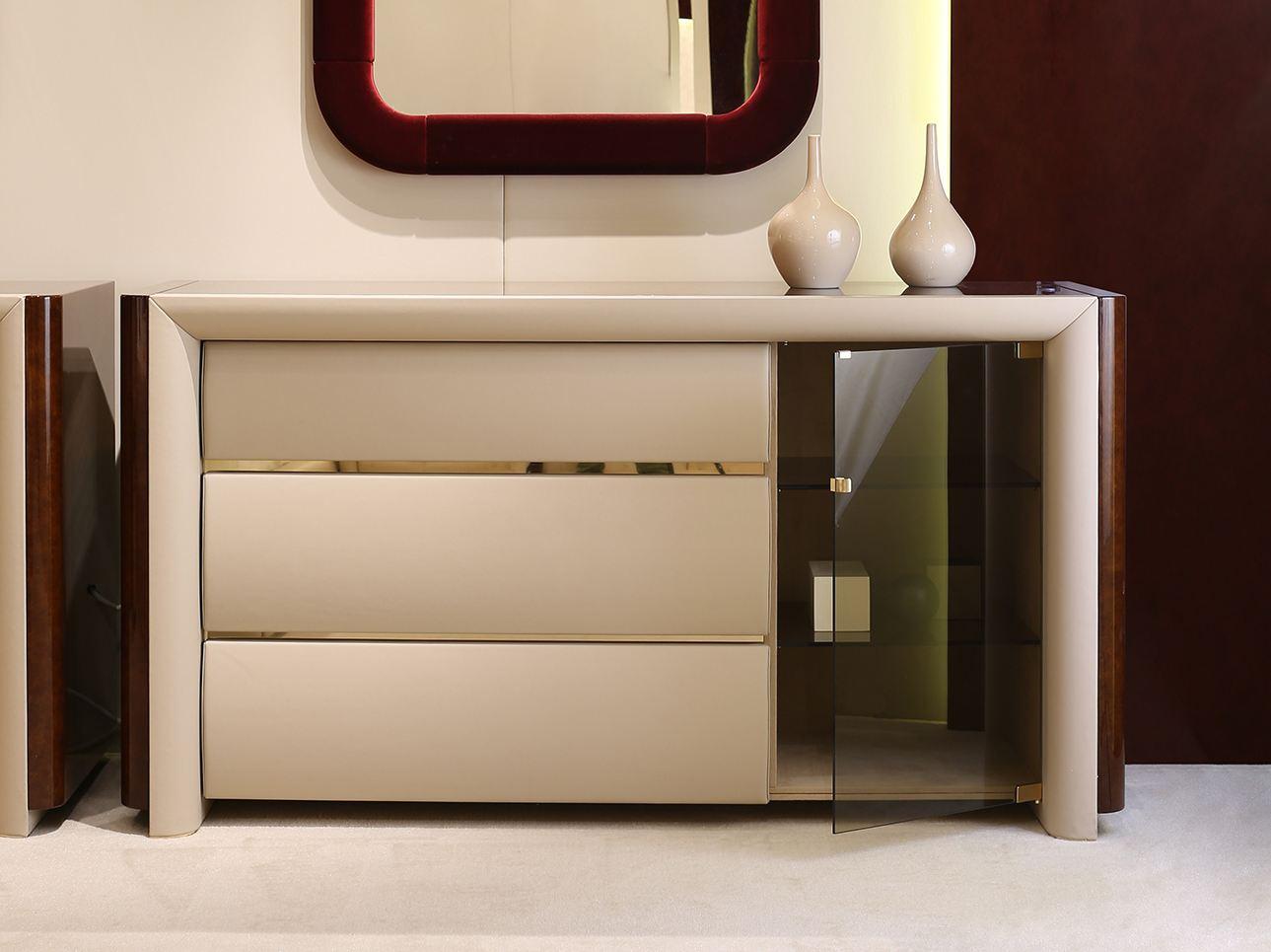 MADISON Wooden chest of drawers