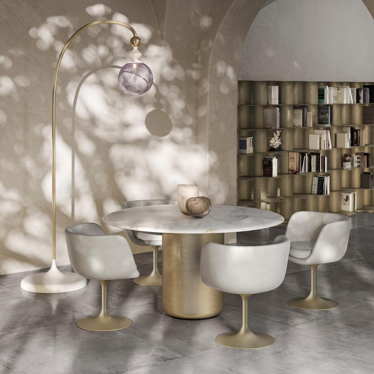 VOYAGE Round table with powder coated steel base