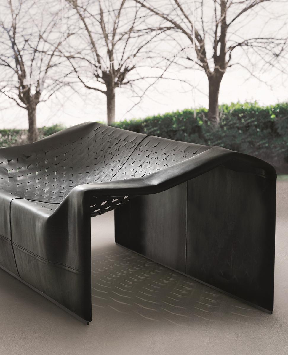 SKIN Tanned leather sofa