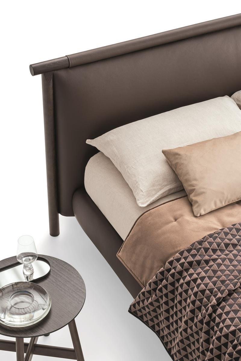 NATHAN Leather bed with upholstered headboard