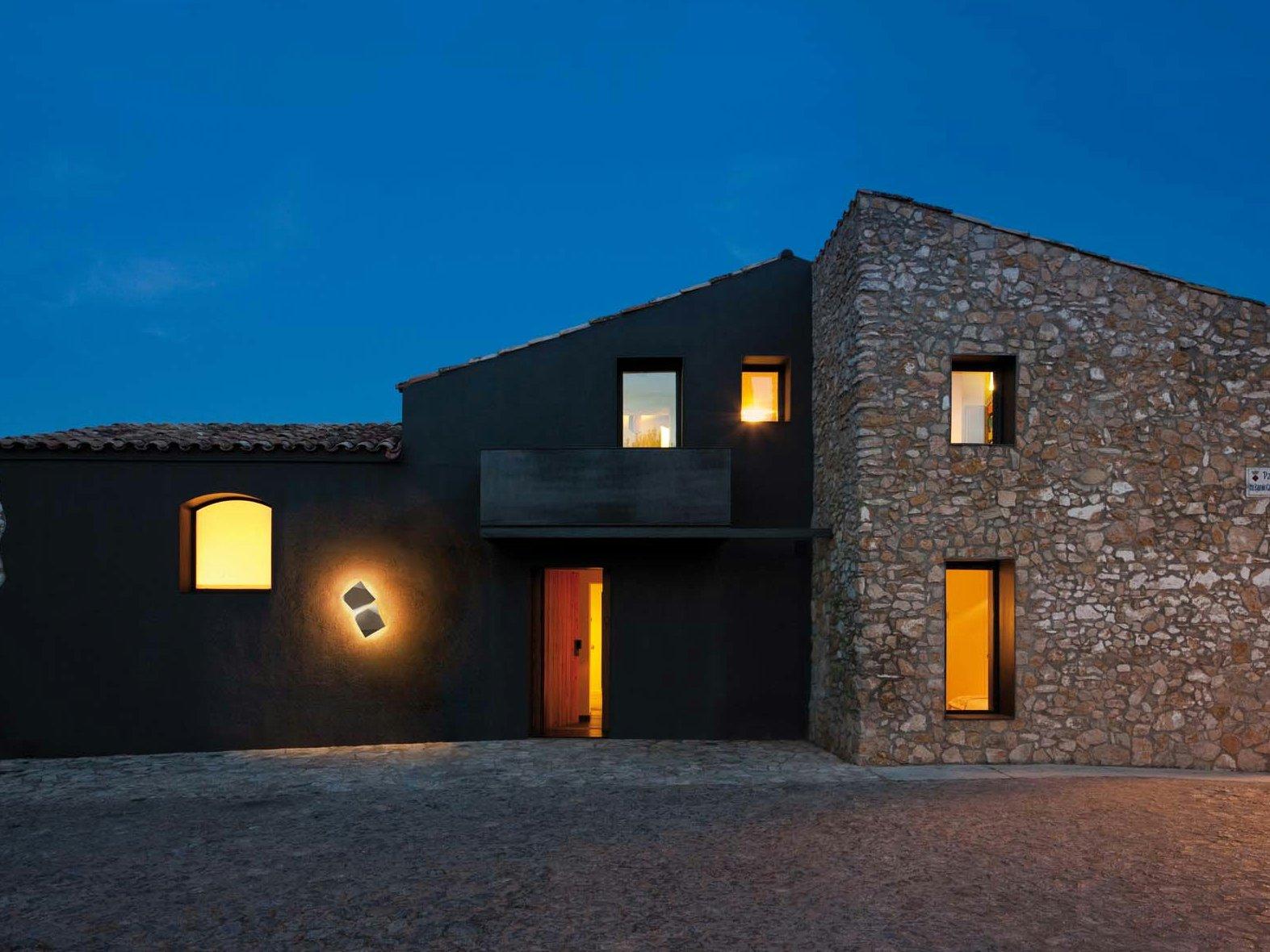 ORIGAMI Polycarbonate Outdoor wall Lamp