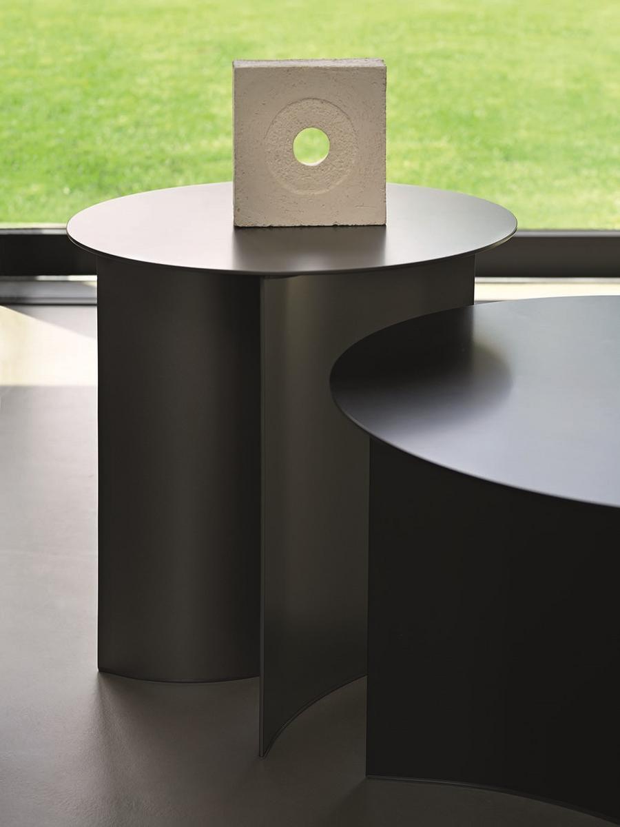 PIERRE Round metal coffee table