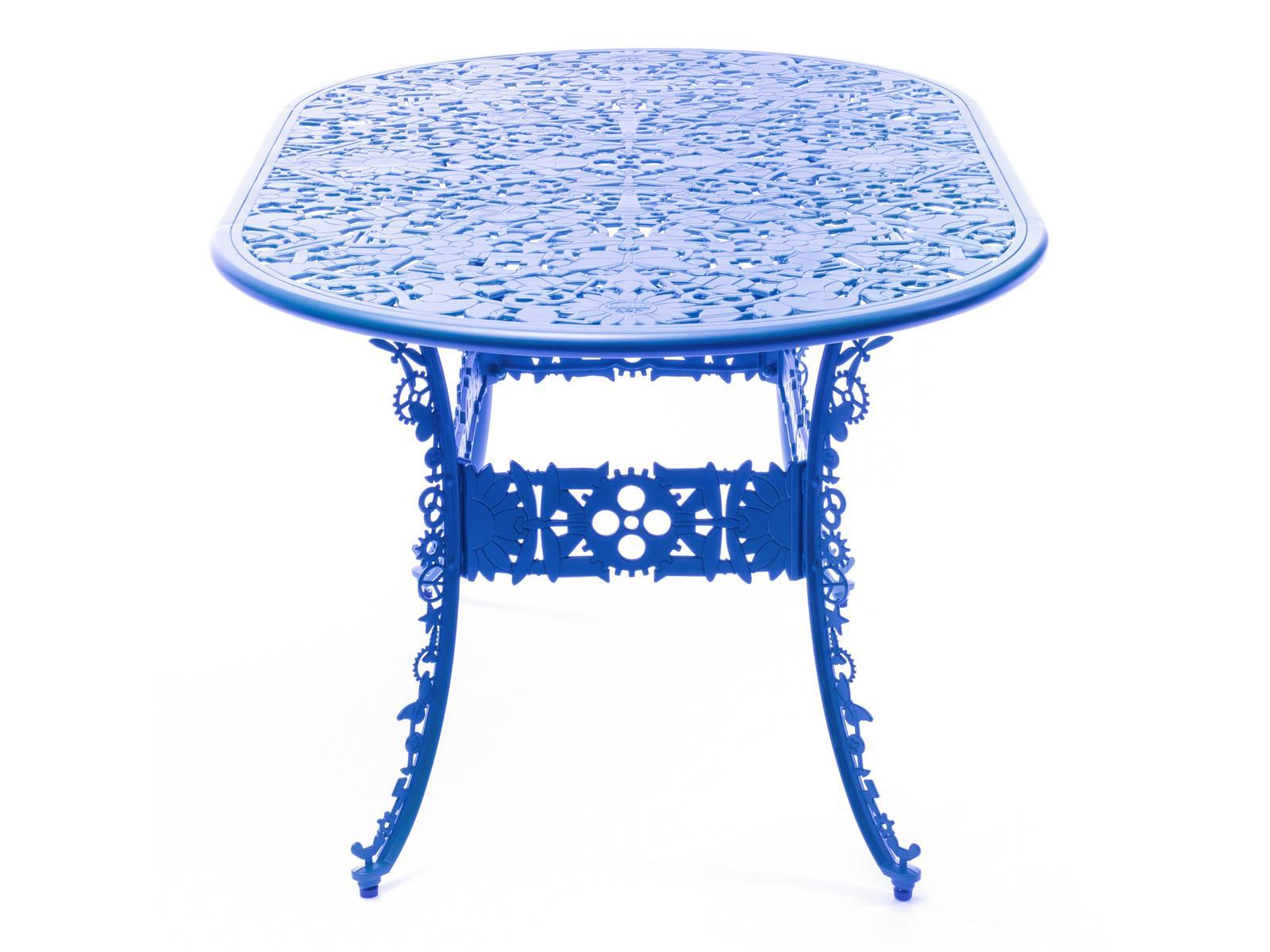 INDUSTRY Oval aluminium garden table