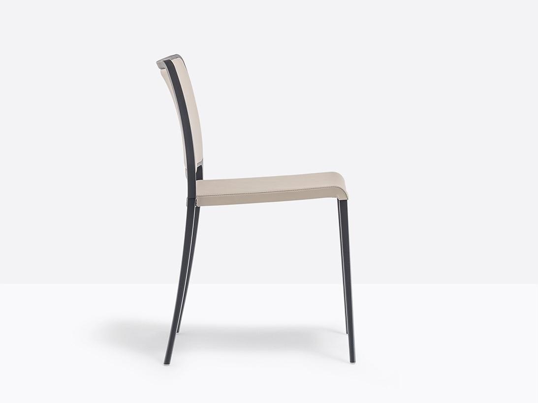 MYA 711 Imitation leather chair