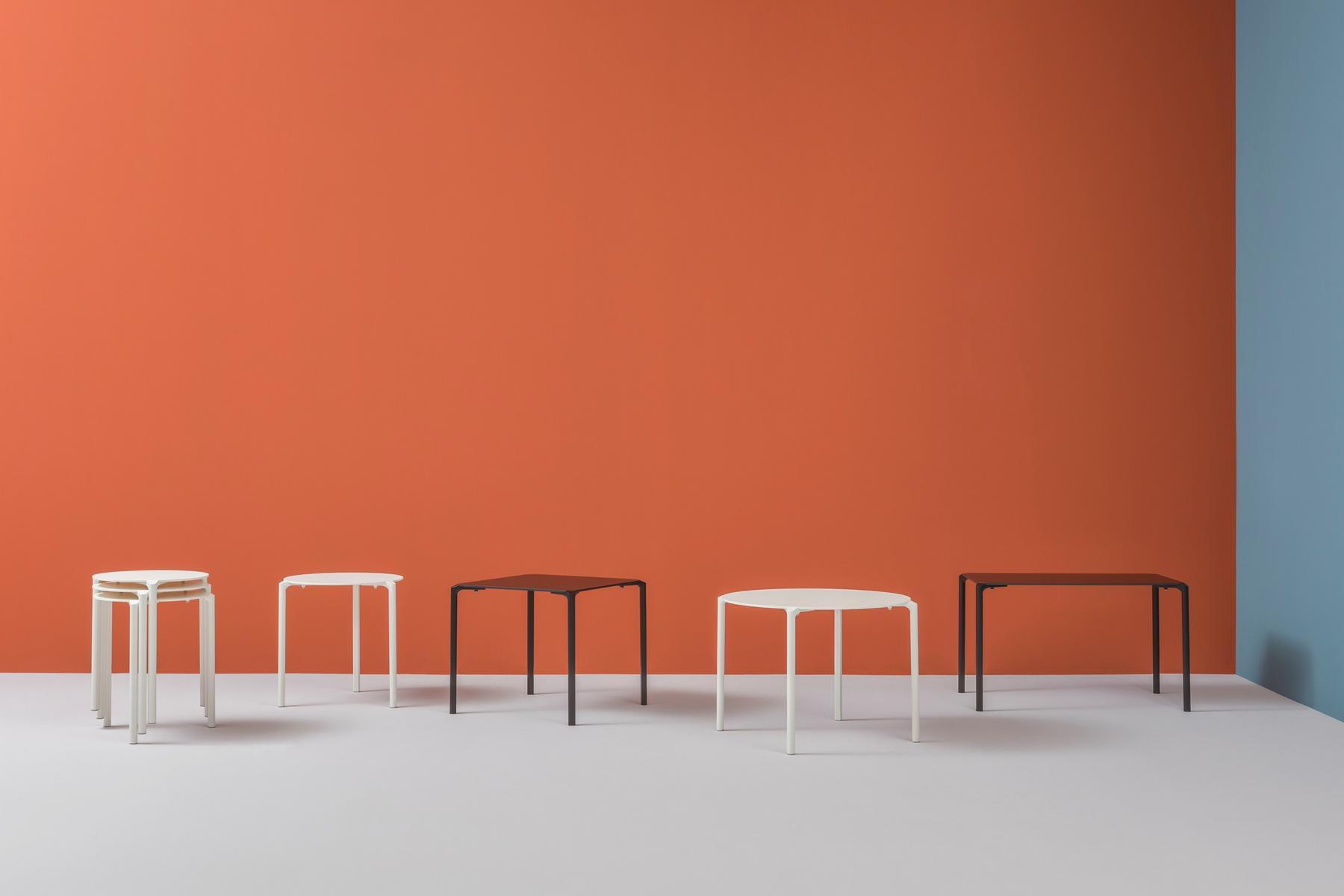 JUMP TJ3 Stackable round table
