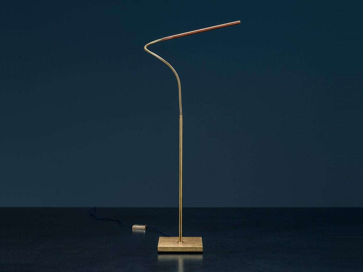 LOLA T LED desk lamp