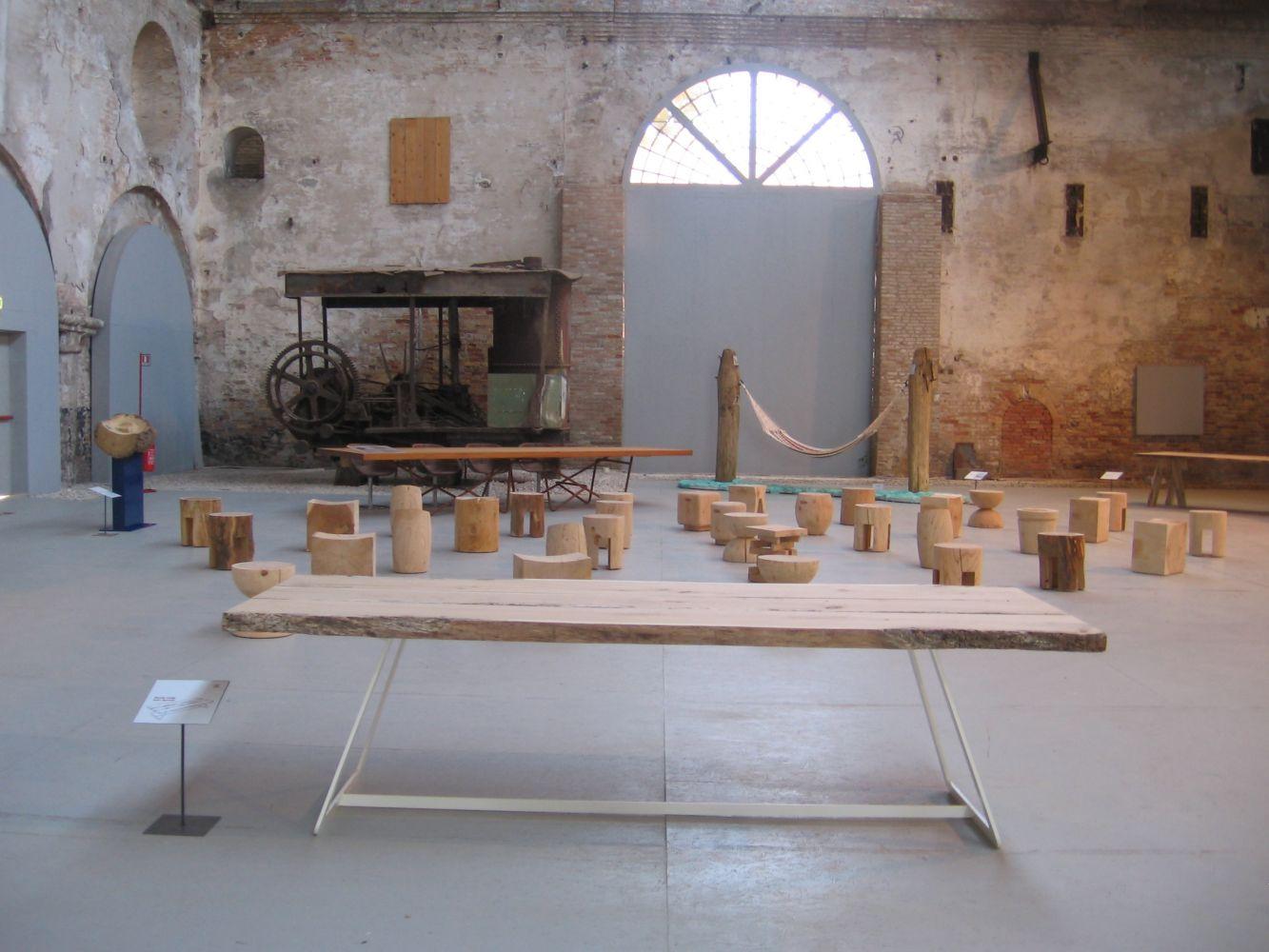 CALLE Rectangular metal table
