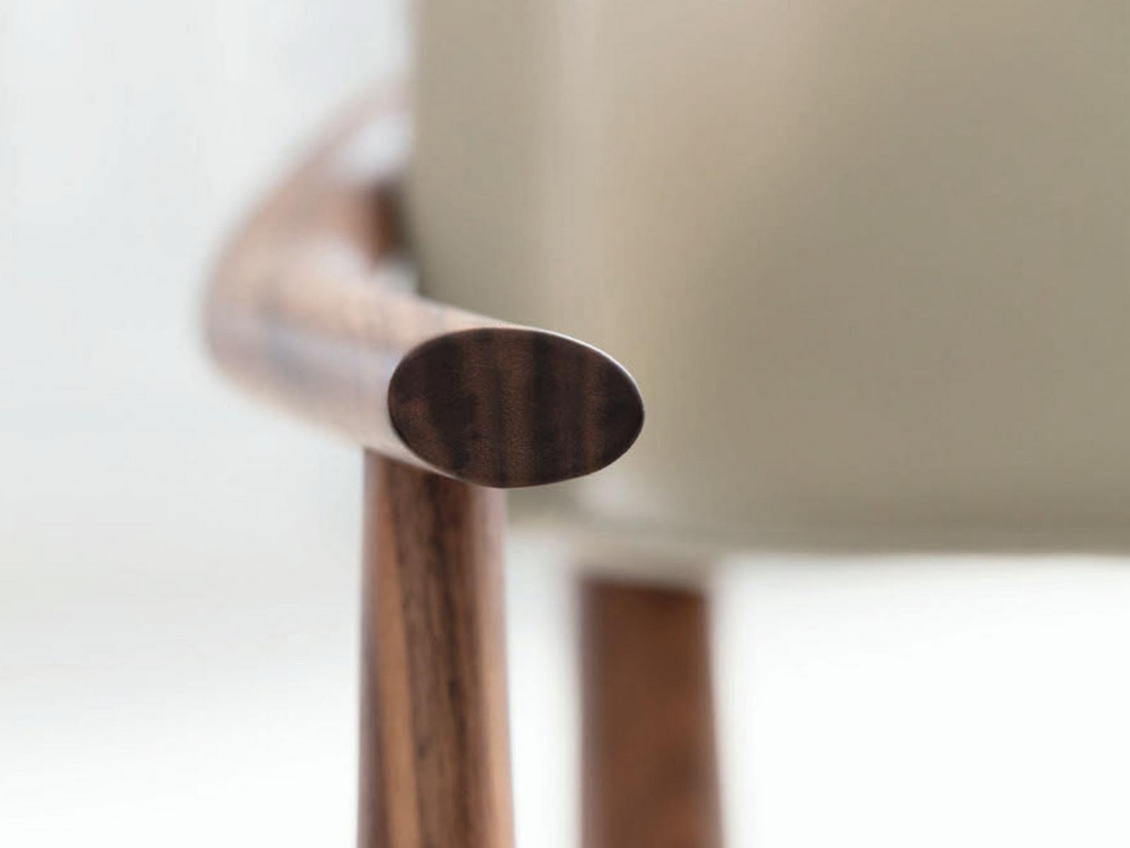 NISSA Walnut chair with armrests