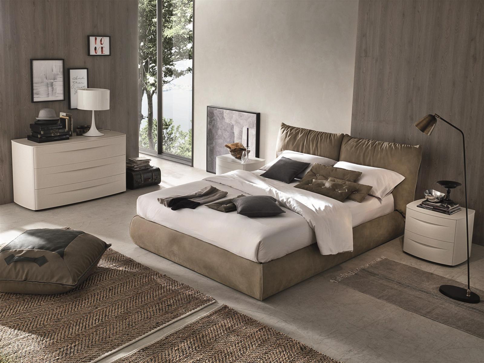 SOGNO Upholstered leather double bed