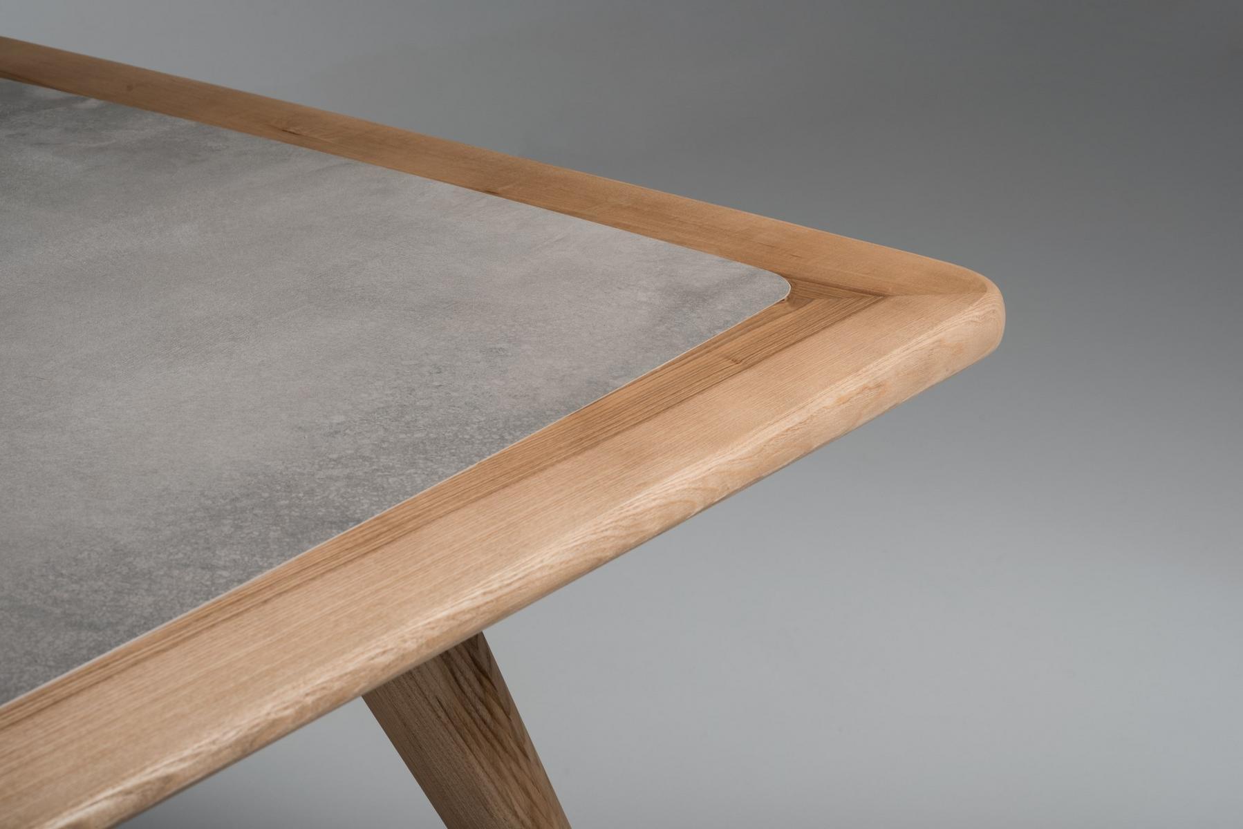 VERTIGO Rectangular cement and oak table