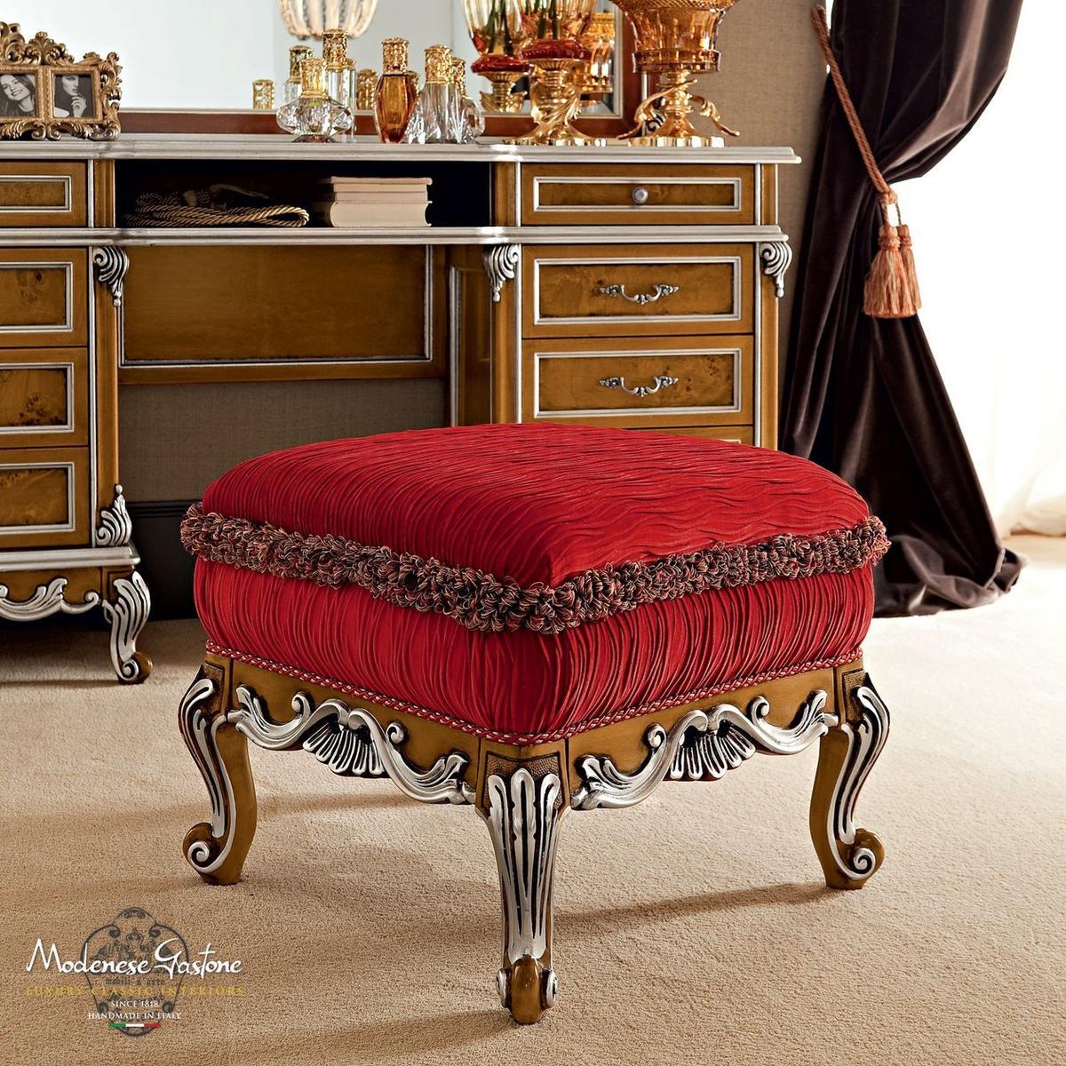 12516 Upholstered fabric pouf