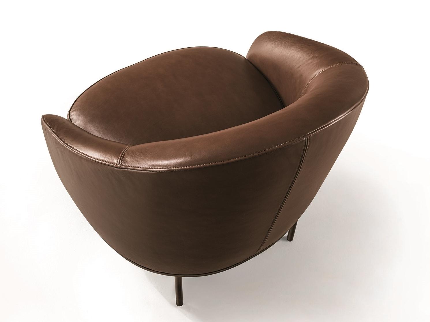 LLOYD Velvet armchair