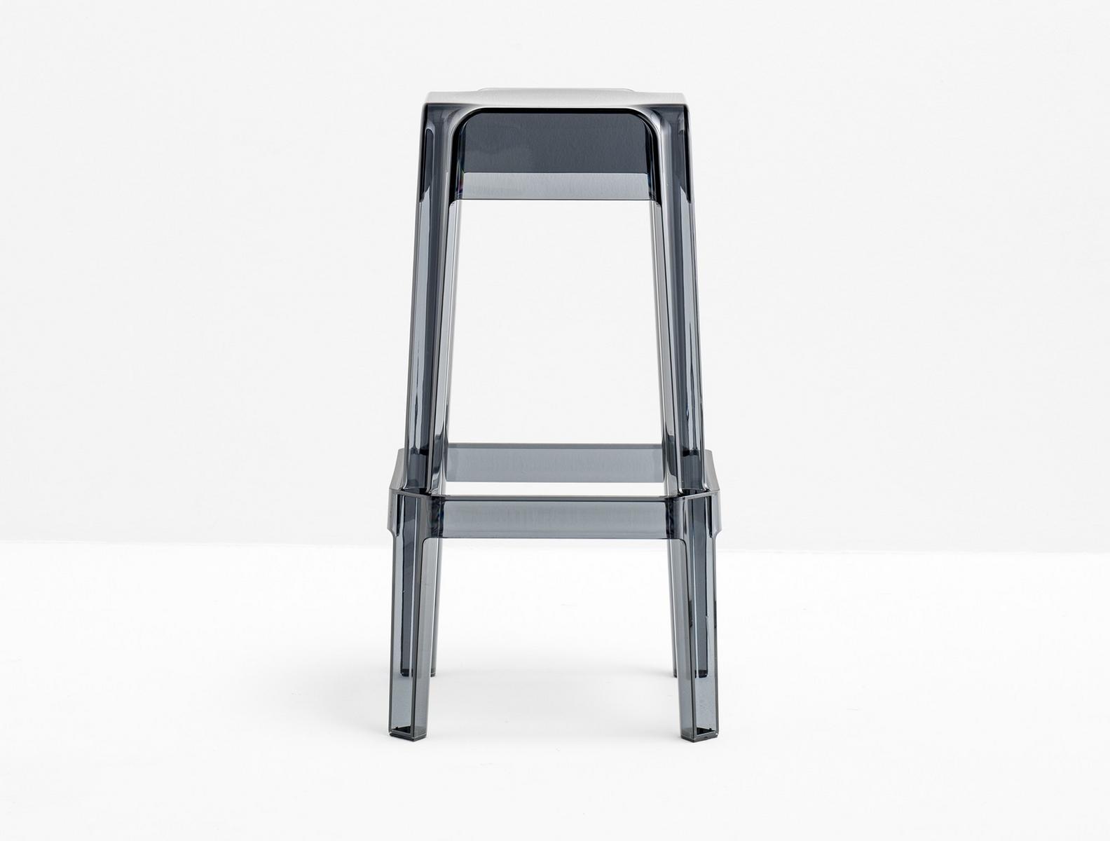 RUBIK 580 Stackable polycarbonate stool