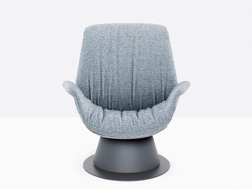ILA 2021 Swivel fabric armchair