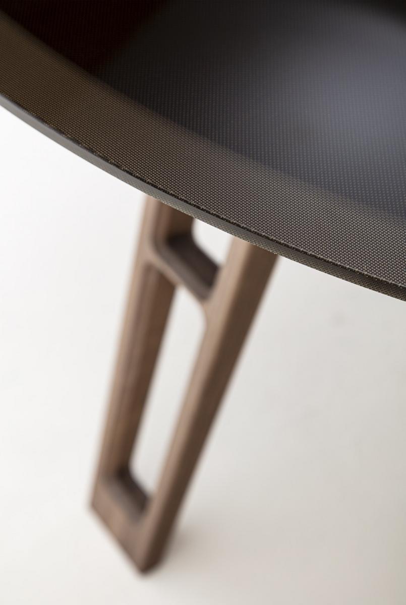 AXEL Round wooden dining table