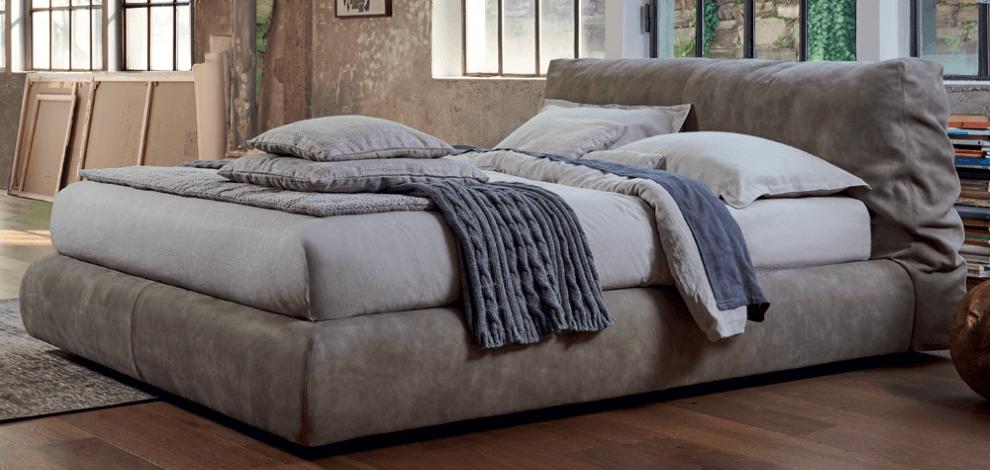 SHARPEI BOX Leather bed with upholstered headboard