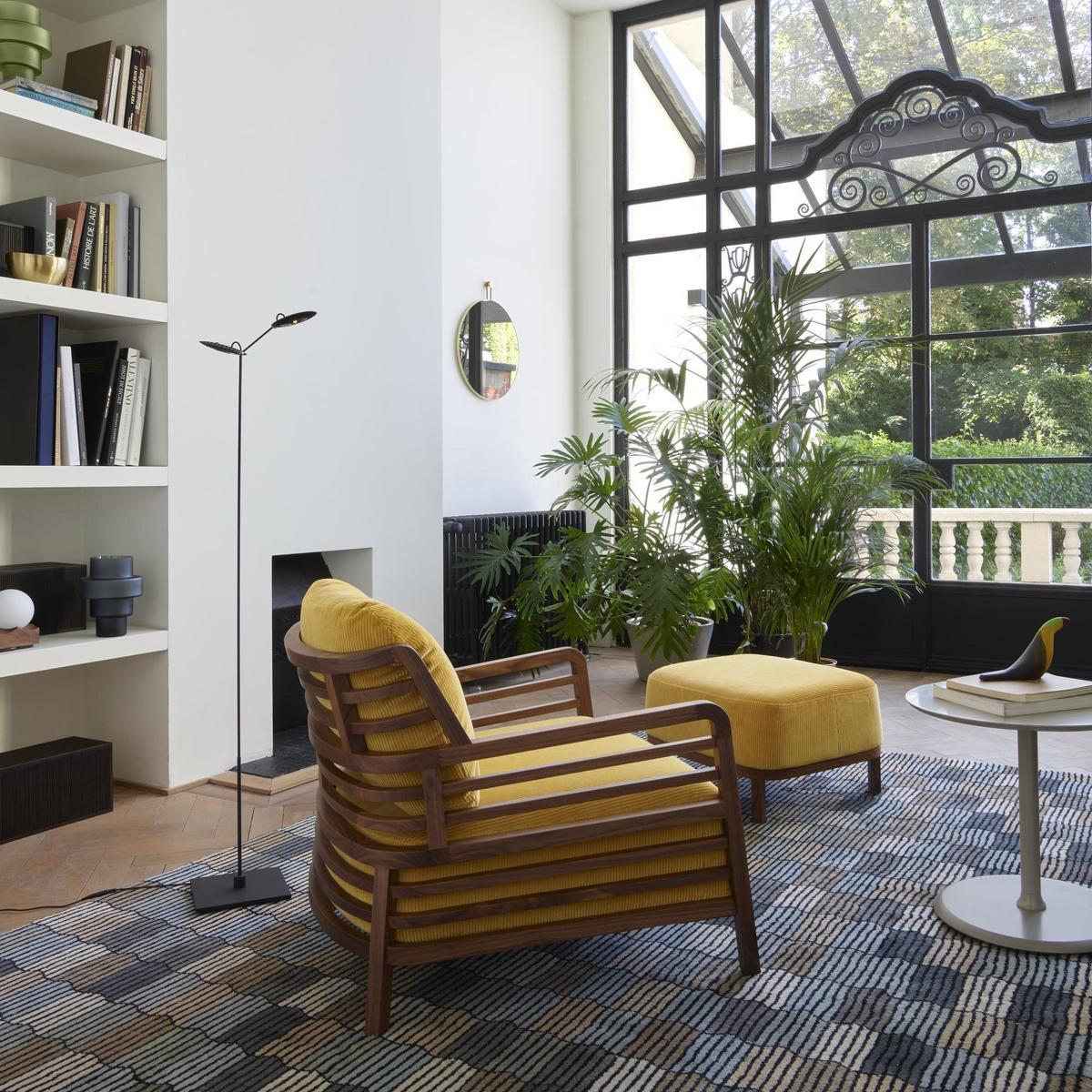 FLAX Leather armchair with armrests