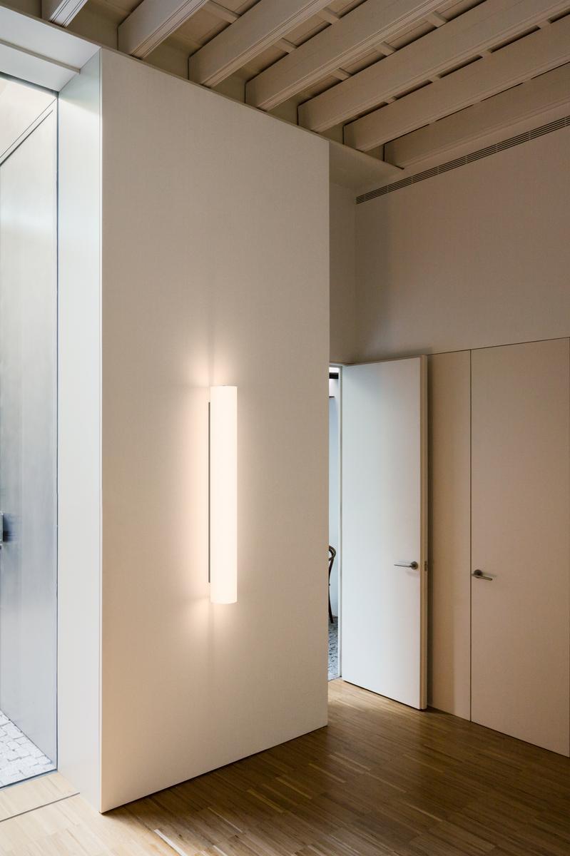 KONTUR 6446 LED wall lamp