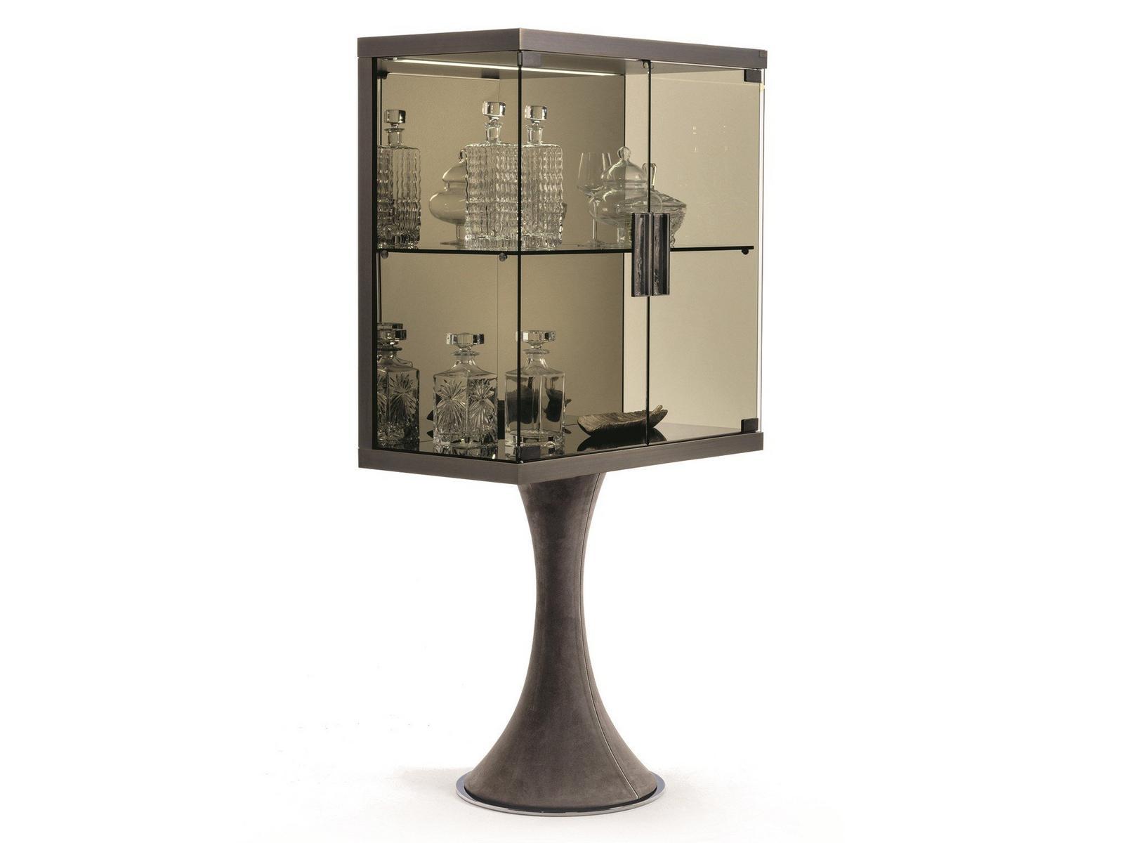 OSCAR Metal display cabinet