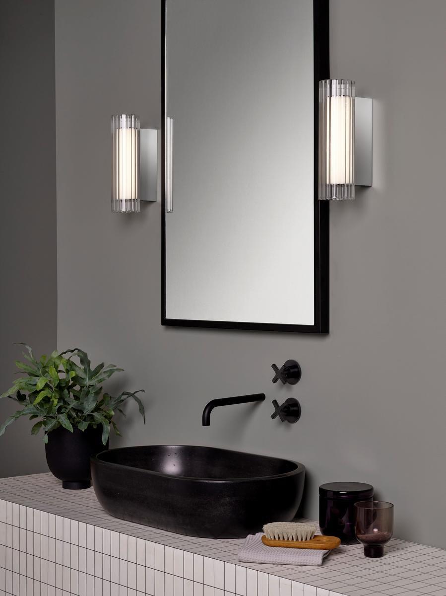IO 265 LED glass wall light