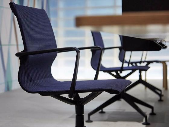 PHYSIX CONFERENCE Training chair with armrests