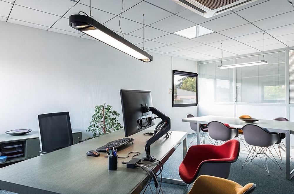 AIXLIGHT Metal pendant lamp in a contemporary style