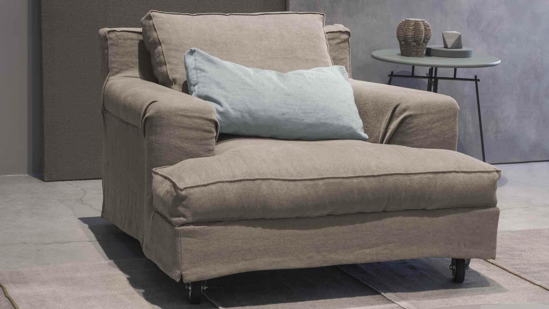 ABERDEEN Fabric armchair with castors